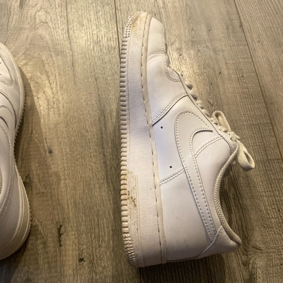 Air Forces - Picture 5 of 10